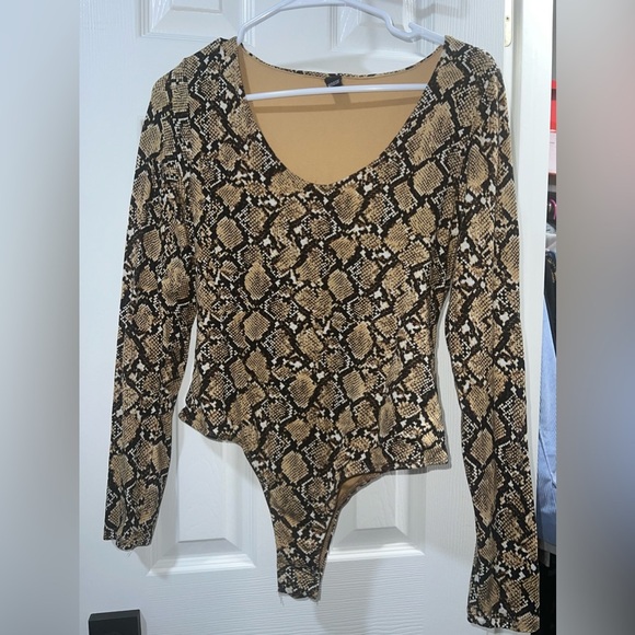 Windsor Snakeskin‎ long sleeve bodysuit - Size Medium - Picture 2 of 4